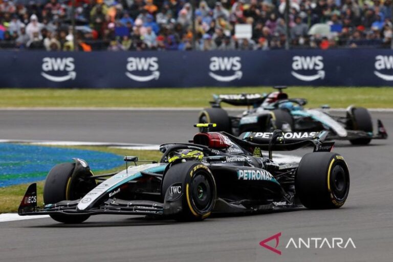 Hamilton keluhkan masalah performa mobil pada sesi latihan di Hungaria