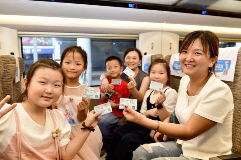 Jalur KA cepat baru pangkas waktu tempuh antara kota-kota besar China