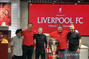 Liverpool resmi luncurkan toko di Indonesia bersama Patrik Berger