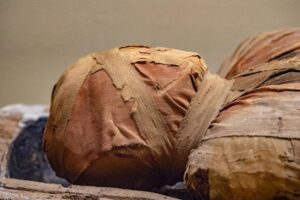 Mumi Utuh Berusia 2000 Tahun Gegerkan Napoli! Sarkofagus Kuno Ungkap Misteri Peradaban