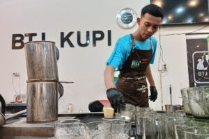 Antologi kejujuran dari sudut warung kopi