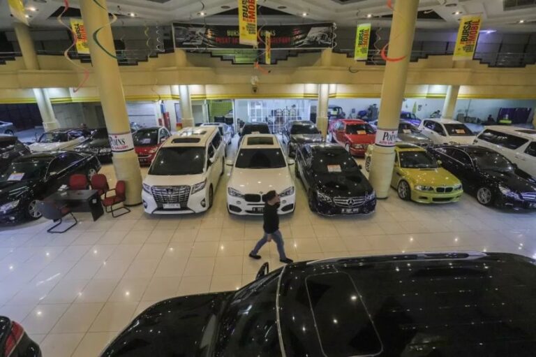 Beli Mobil Listrik? Mikir-mikir Dulu! Pasar Mobil Bekasnya Masih Abu-abu