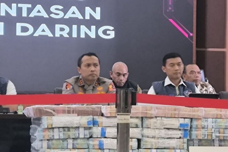 Buka Layanan Hotline, Kadiv Propam Minta Masyarakat Adukan Anggota Polri yang Main Judi Online