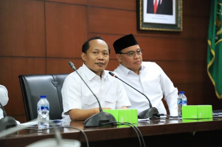 Butuh Studi Lebih Mendalam, Pemasangan Chattra di Candi Borobudur Ditunda