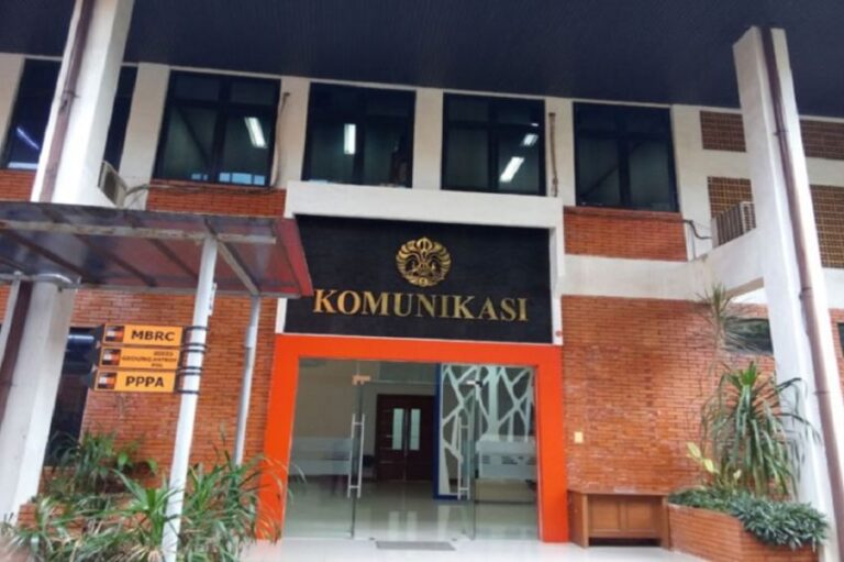 Calon Jurnalis Merapat! Ini 7 Kampus dengan Jurusan Ilmu Komunikasi dan Media Favorit di Indonesia