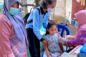 Dokter jelaskan gejala lumpuh layu pada anak belum tentu polio