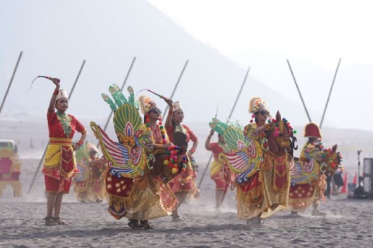 Eksotika Bromo Tampilkan Kearifan Lokal dan Keindahan Alam