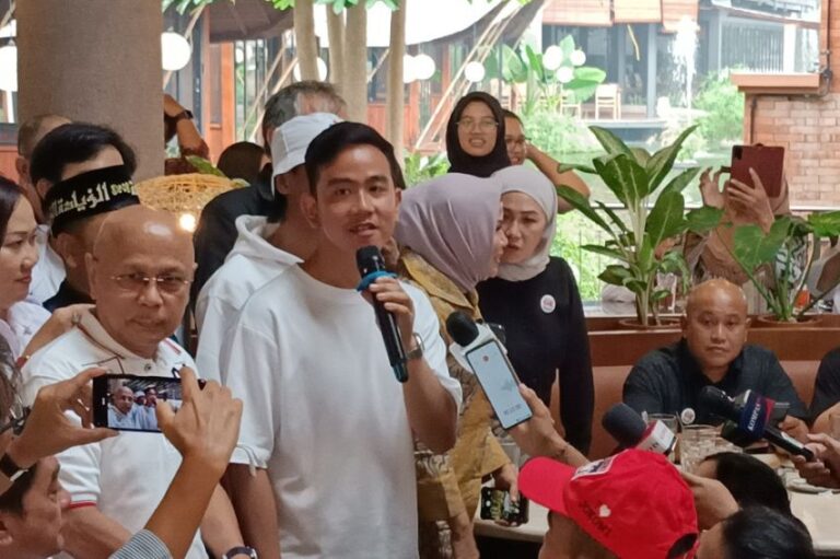 Gibran Diisukan Jadi Ketum Golkar, Agung Laksono: Tidak Ada Nama Selain Bahlil yang Maju