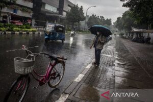 Hujan ringan diprediksi terjadi di Jaksel dan Jaktim pada Minggu sore