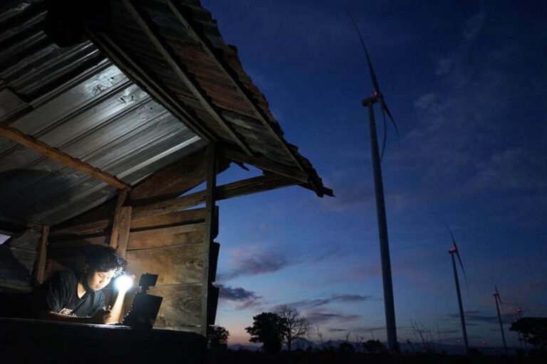 Indonesia Masuk Era Transisi Energi, Kebutuhan Migas Masih Penting!