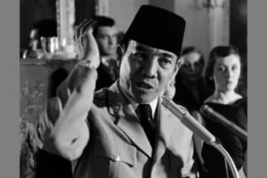 Kisah Cinta Bung Karno: Lamar Siti Oetari di Atas Jembatan Peneleh