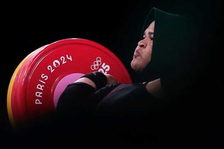 Lifter Aceh Nurul Akmal Jadi Penyulut Api di Upacara Pembukaan PON XXI 2024