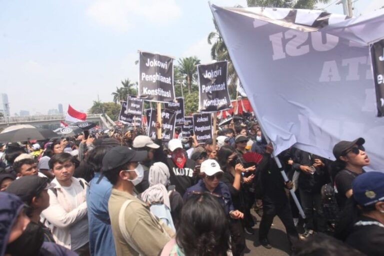 Mahasiswa Pakuan Mengaku Digeruduk Sekelompok Massa usai Demo di DPR