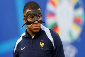 Mbappe Sudah Terbiasa Pakai Topeng, Bakal Diturunkan Lawan Polandia?