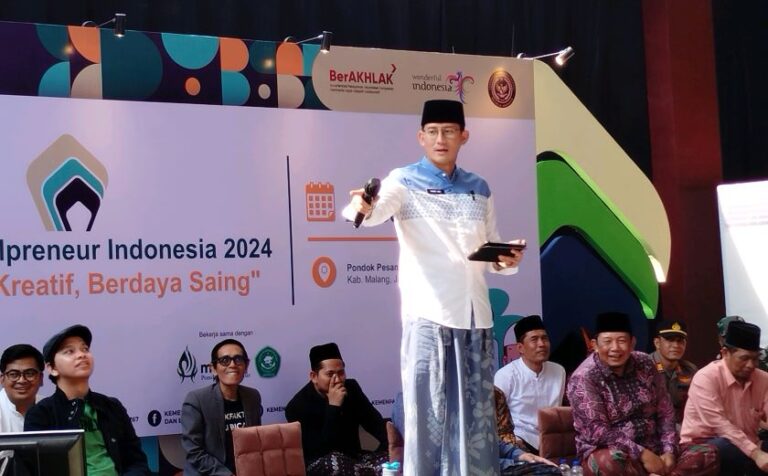 Menparekraf Sandiaga Uno Ajak Ribuan Santri di Malang Menjadi Digitalpreneur