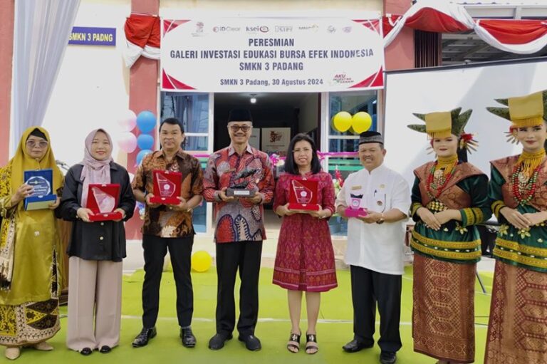 MNC Sekuritas Resmikan Galeri Investasi Edukasi SMKN 3 Padang