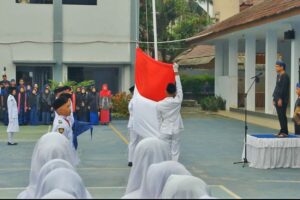 Pakai Baju Baduy, Menteri Pendidikan Upacara Kemerdekaan di SMAN 1 Rangkasbitung