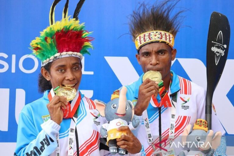 Papua Barat kawinkan emas dayung stand up paddle PON