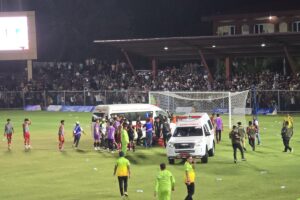 Pemain pukul wasit, laga Aceh vs Sulteng terhenti sementara