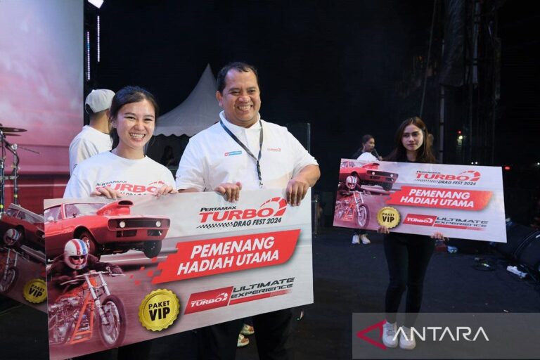 Pembalap Donuts Racing FT IRPRO dominasi juara Pertamax Turbo Drag