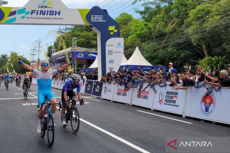 Pembalap Martin Laas juarai etape dua ITdBI 2024 di Banyuwangi