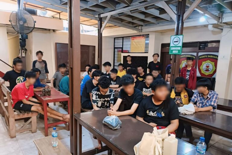 Polisi bebaskan 23 remaja peserta tawuran di Duren Sawit