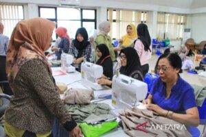 PPKUKM Jaksel latih pelaku Wirausaha Industri Baru di bidang fesyen