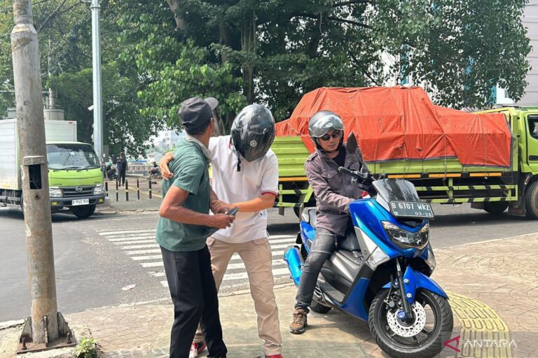 Puluhan Pak Ogah dan PMKS dijaring di Jakarta Barat