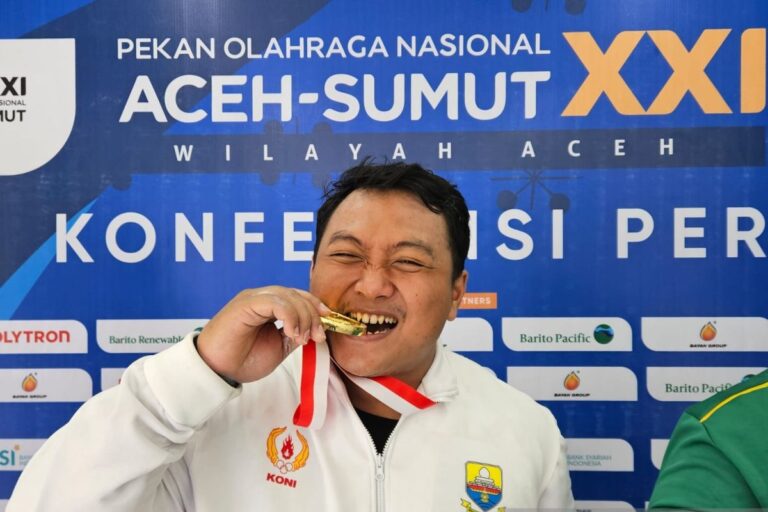 Rifqy teruskan jejak ayahnya untuk berprestasi di olahraga angkat besi