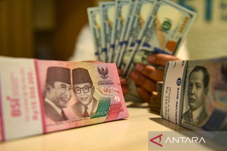 Rupiah meningkat dipengaruhi euforia pemotongan suku bunga BI dan Fed