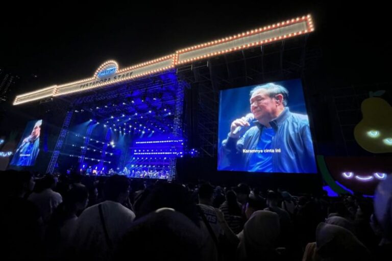 SBY tampil di Pestapora 2024 gandeng musisi tanah air