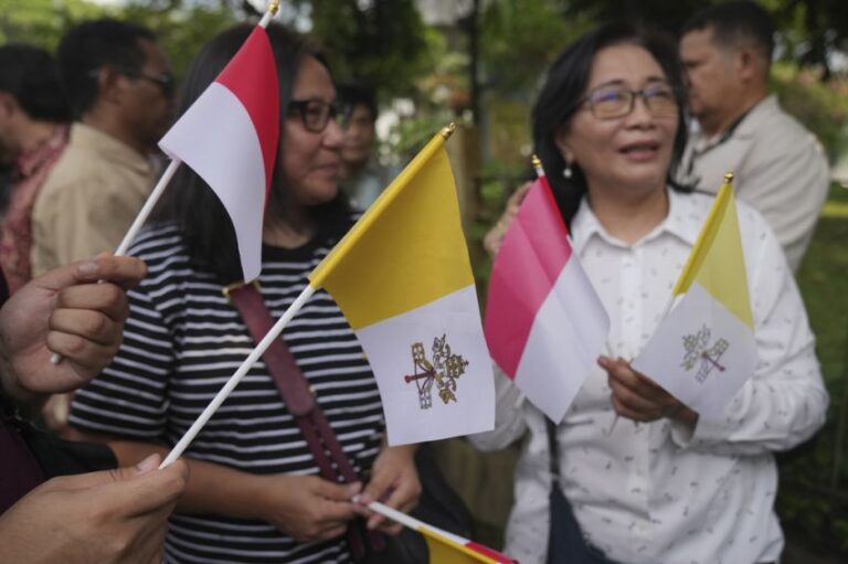 Sejarah dan Makna Bendera Vatikan, Awalnya Hanya Bendera Warna Putih