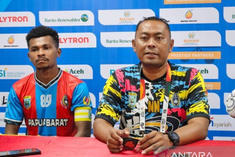 Sepak bola – Papua Barat izinkan pemain lakukan aksi individu