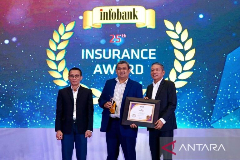 Taspen Life raih penghargaan dalam Infobank 25th Insurance Award