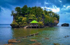 Tepeleo Batu Dua, Keindahan Panorama Surga Laut di Halmahera Tengah