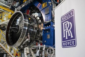 Untung Rp22,6 Triliun, Rolls-Royce Hadiahkan Saham kepada 42 Ribu Karyawan