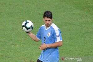 Uruguay vs Paraguay tanpa gol di laga perpisahan Luis Suarez