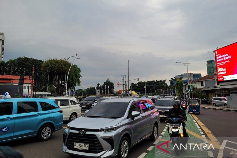 Wilayah DKI cerah berawan pada Senin pagi hingga malam hari