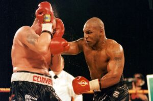 10 Petinju dengan Pukulan Terkuat dalam Sejarah, Bogeman Mike Tyson Brutal!