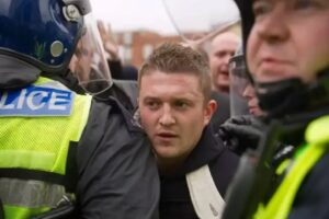 5 Fakta Tommy Robinson, Ekstremis Sayap Kanan Dituduh Biang Kerusuhan Anti-Muslim di Inggris