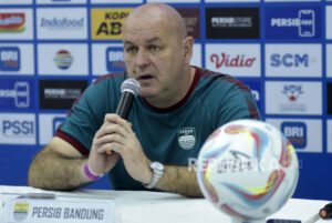 Bojan Hodak Sebut Laga Perdana Persib Lawan PSBS Bakal Sulit