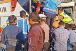 Bus Harapan Jaya Tabrak Truk di Tol Batang-Semarang, 6 Orang Luka-luka