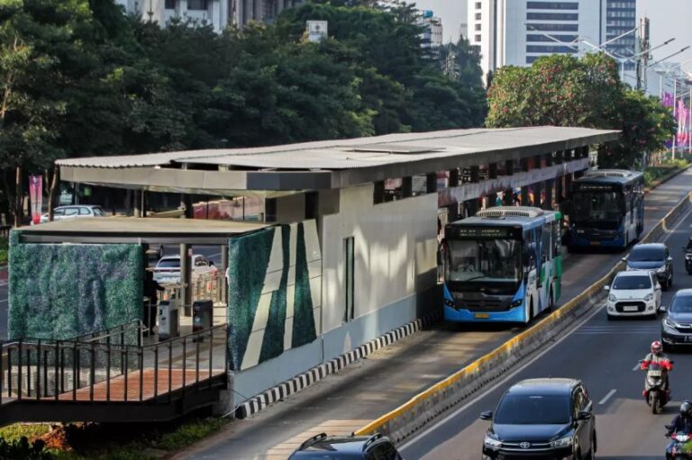 Cara Naik Transjakarta ke GBK untuk Nonton Timnas Indonesia vs Australia 10 September 2024