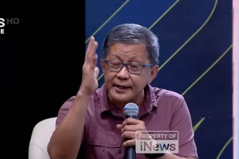 Closing Statement Rocky Gerung Ini Bikin Semua Pembicara Terdiam