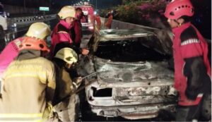 Dibandingkan EV, Ternyata Mobil Bermesin Bensin Lebih Mudah Terbakar