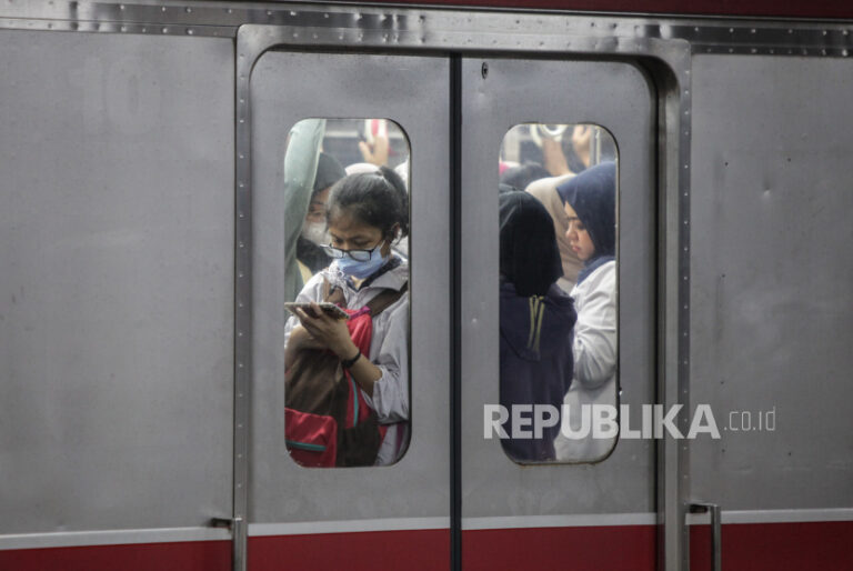 Diskriminasi Tarif KRL, Batasi Akses Transportasi Publik