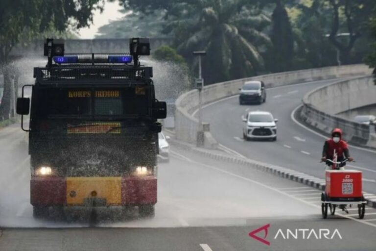 DLH DKI tambah dua mobil kabut air untuk tekan polusi udara