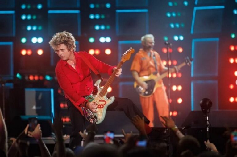 Green Day Siap Hipnotis Fans di Indonesia, Sandiaga Uno: Luar Biasa!