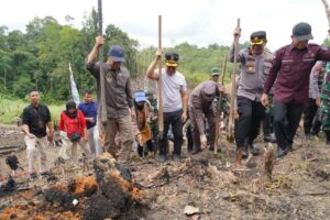 Gubernur Kalteng pimpin penanaman perdana padi gogo di Laung Tuhup