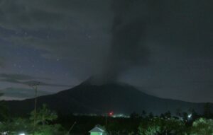 Gunung Lewotobi Laki-Laki Erupsi Pagi Ini, Warga Diminta Waspada Banjir Lahar Dingin